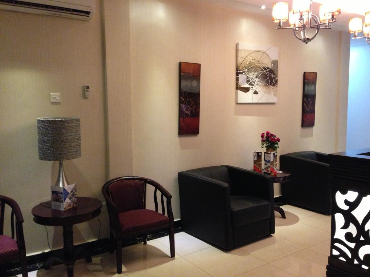 Airport Plaza Hotel Джуба Екстериор снимка